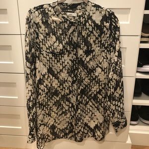 Vince printed chiffon button if front blouse